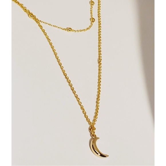 BOUTIQUE Jewelry - Gold Layered Moon Necklace